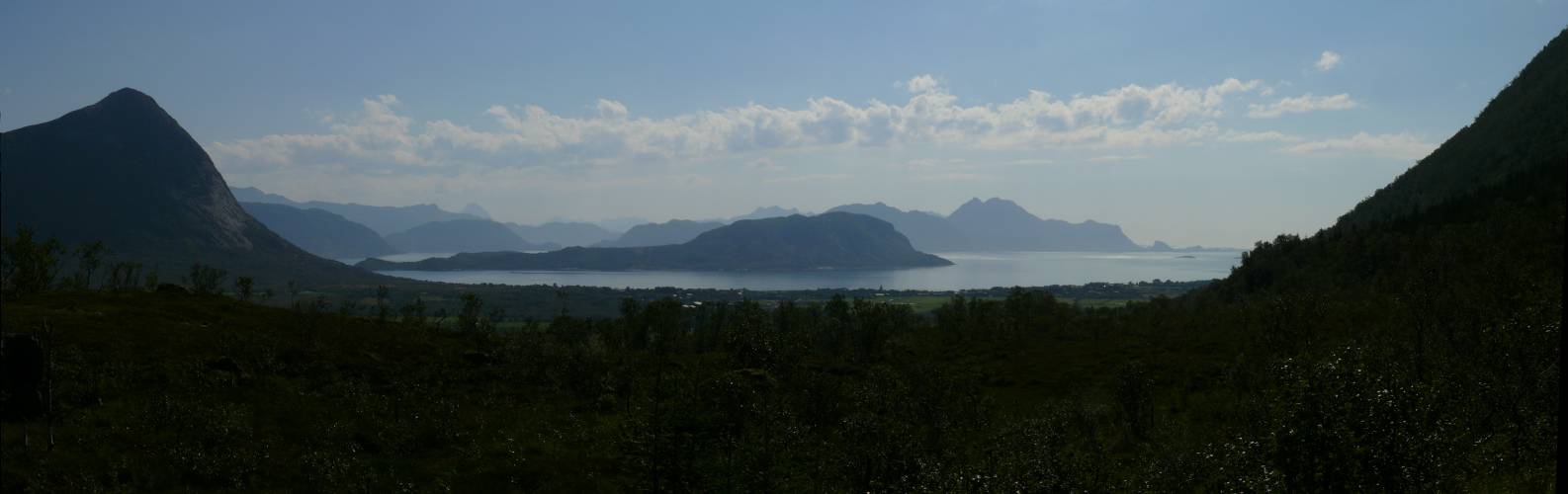 Utsikt fra Grimstadskardet mot Texmona, Blokktinden, Melya m.v.